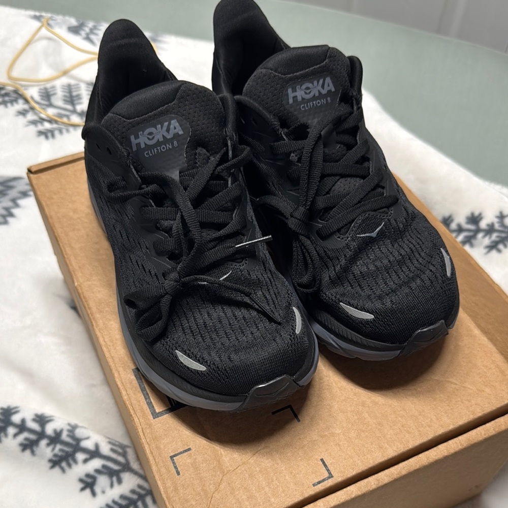 Hoka Black Sneakers Sleek Versatile Design
